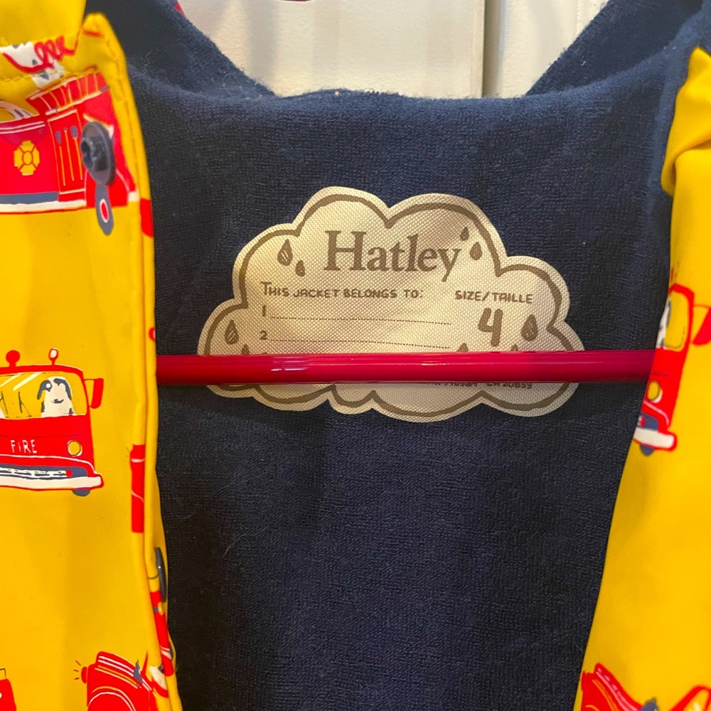 Hatley boys rain jacket excellent condition !